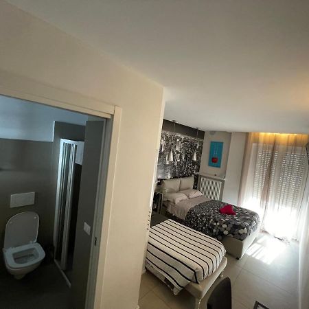Smile Accomodation Sarre Eksteriør bilde